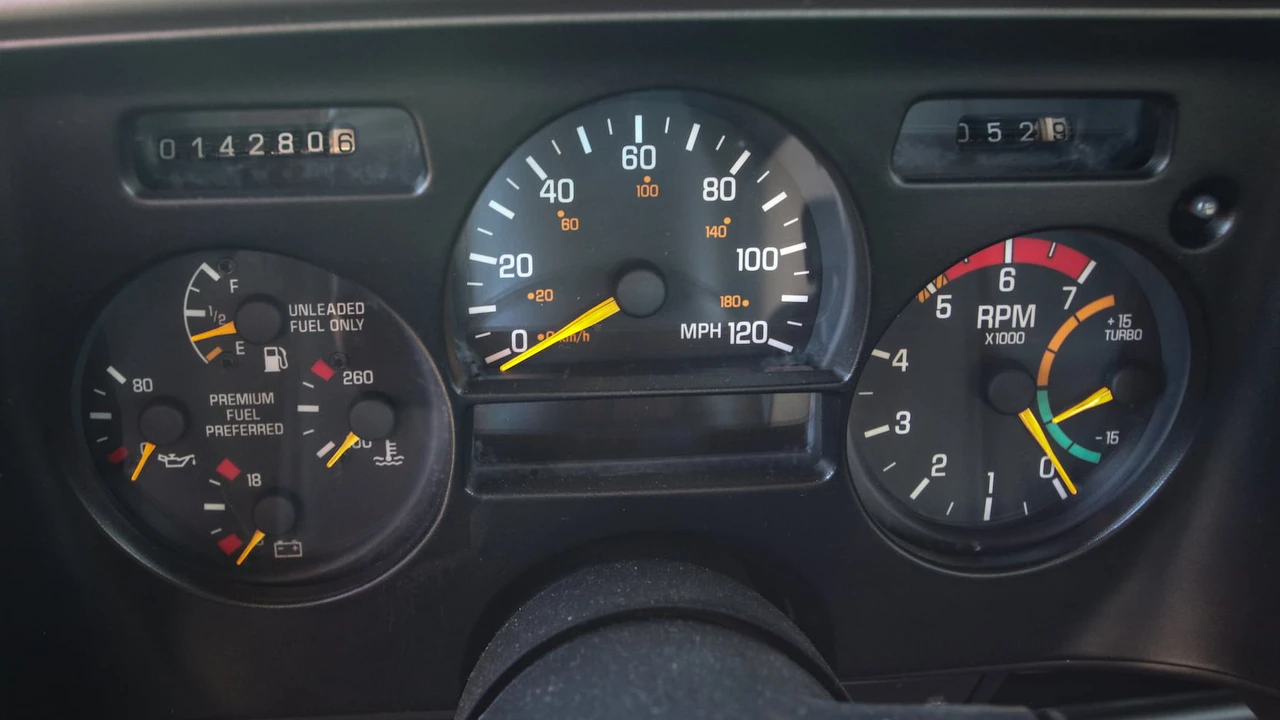 1992 GMC Syclone - Image 27 of 31