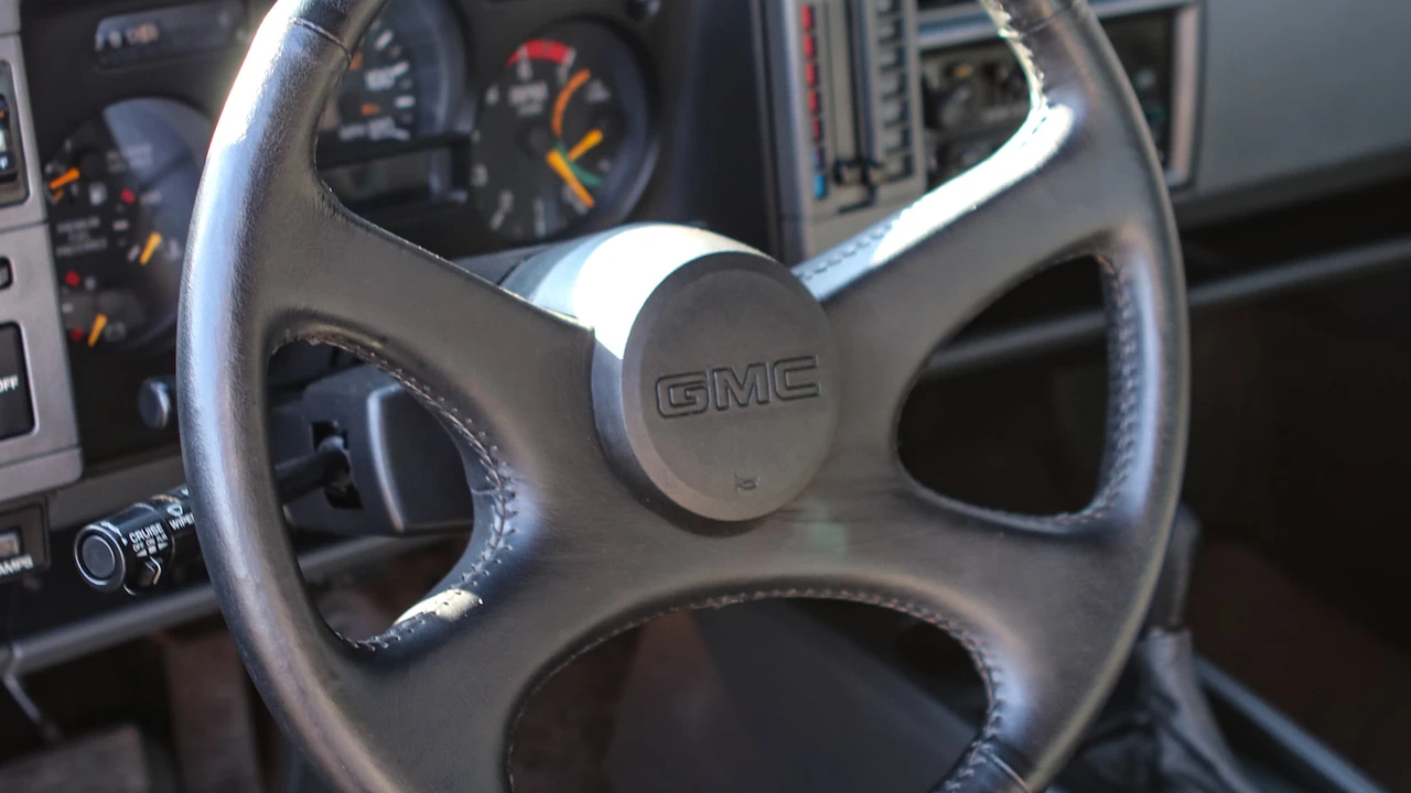 1992 GMC Syclone - Image 21 of 31