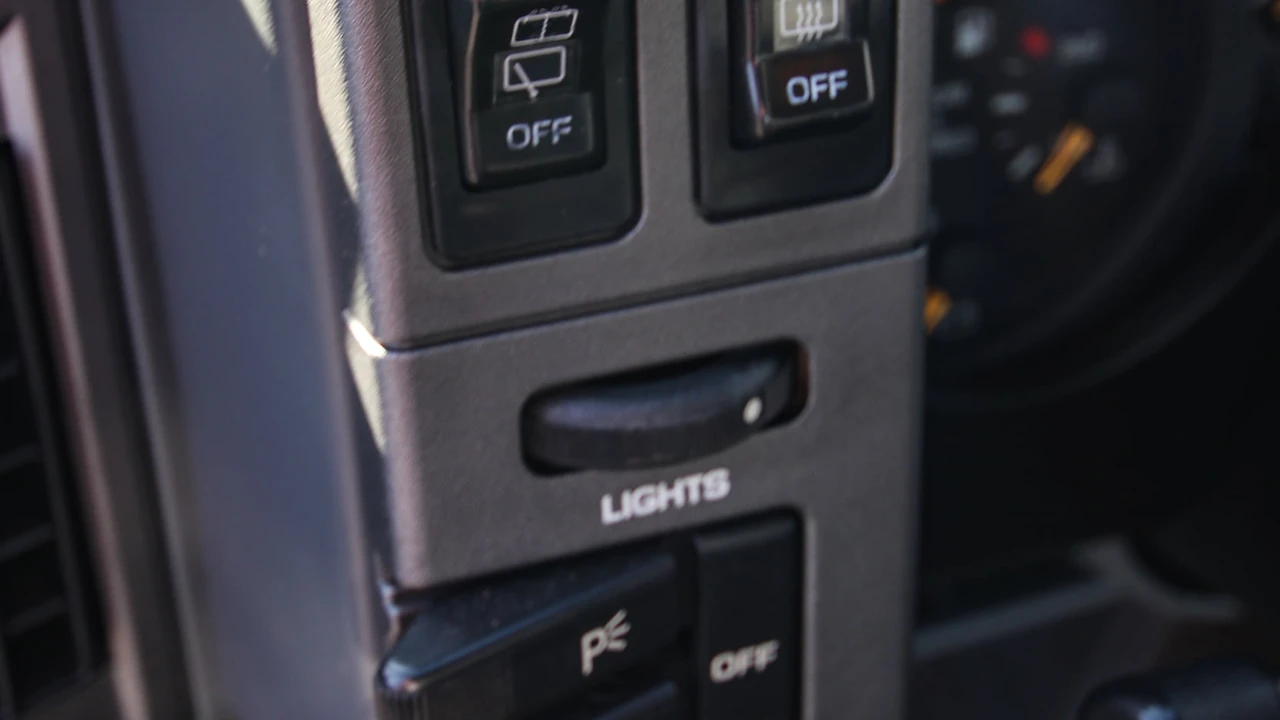 1992 GMC Syclone - Image 26 of 31