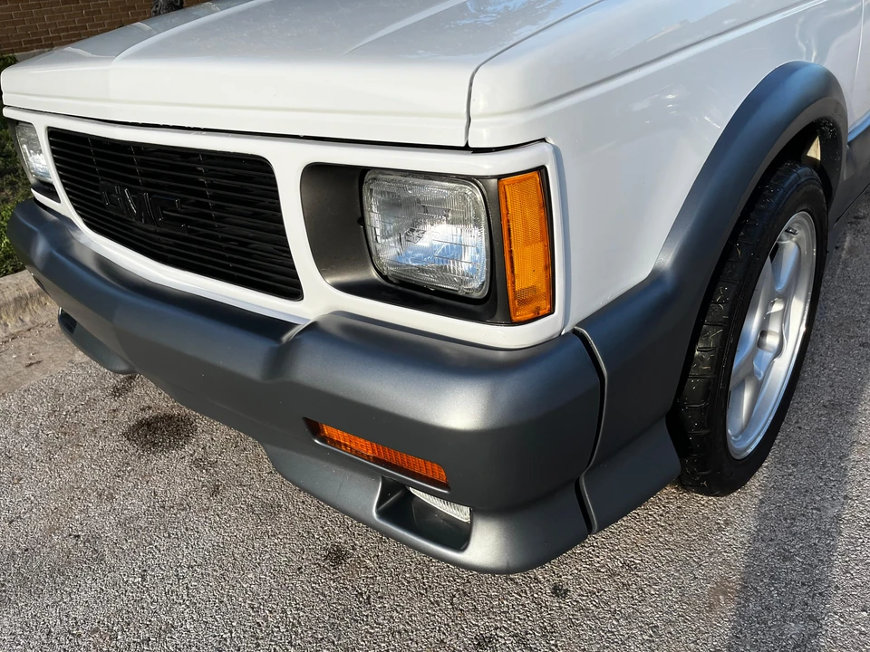 1992 GMC Syclone - Image 28 of 31