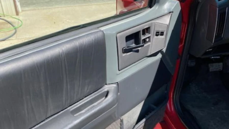 1992 GMC Syclone - Image 9 of 12
