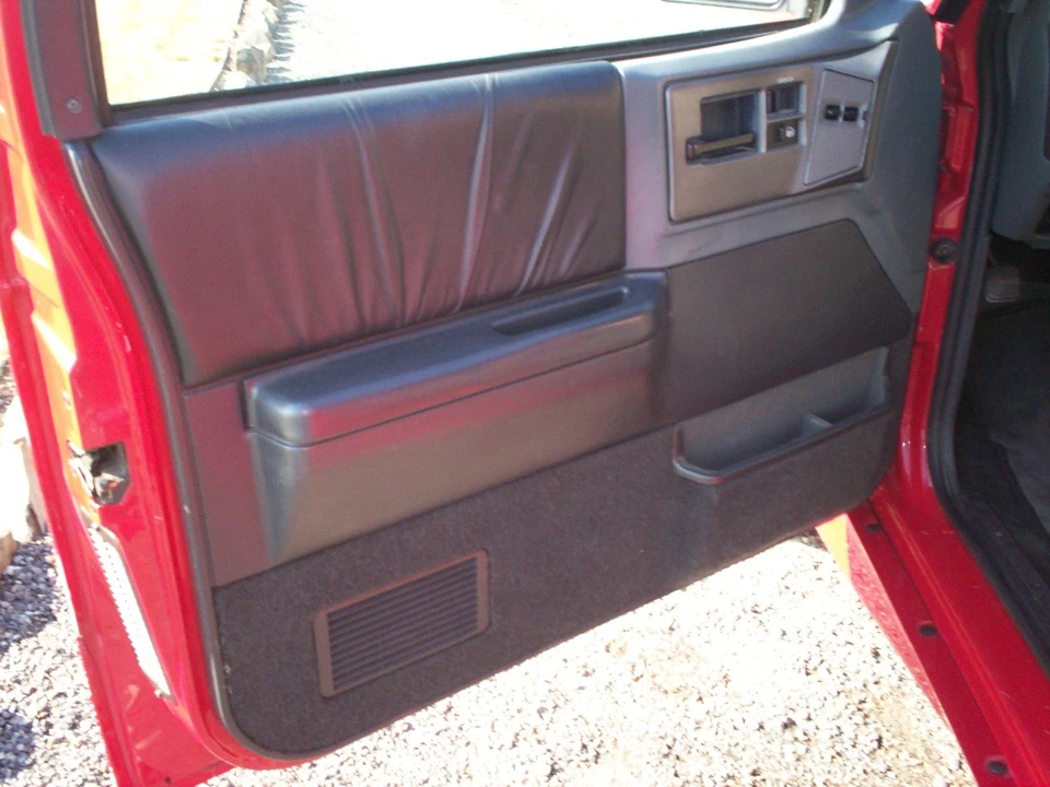 1992 GMC S-15 Jimmy 1st Gen - Image 28 of 31