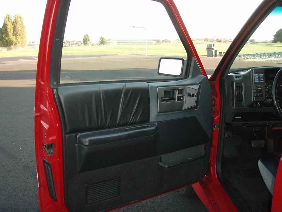 1992 GMC S-15 Jimmy 1st Gen - Image 27 of 31