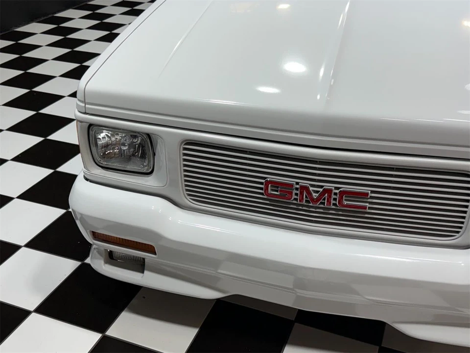 1992 GMC Syclone - Image 13 of 31