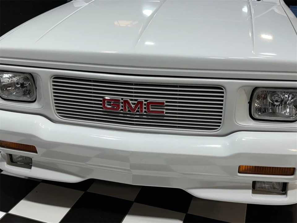 1992 GMC Syclone - Image 11 of 31