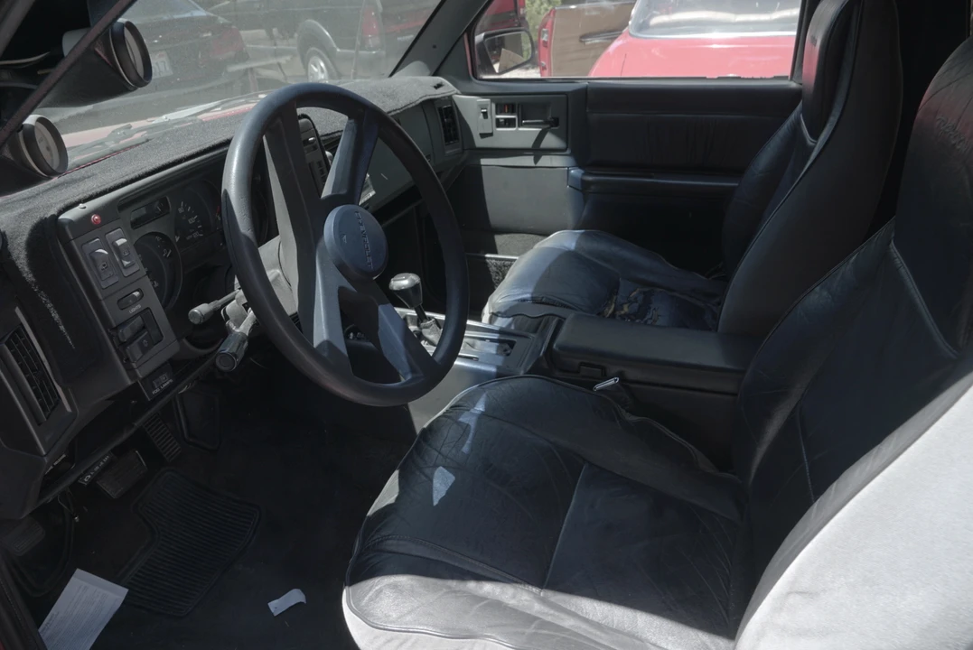 1992 GMC S-15 Jimmy 1st Gen - Image 30 of 31