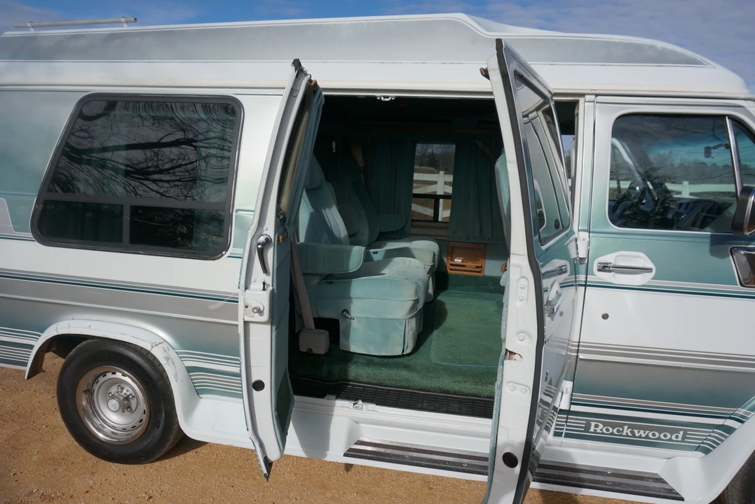 1992 GMC G-series Van - Image 24 of 31