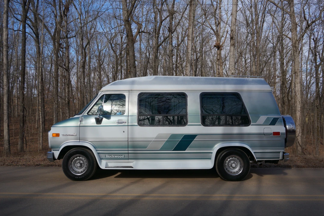 1992 GMC G-series Van - Image 10 of 31