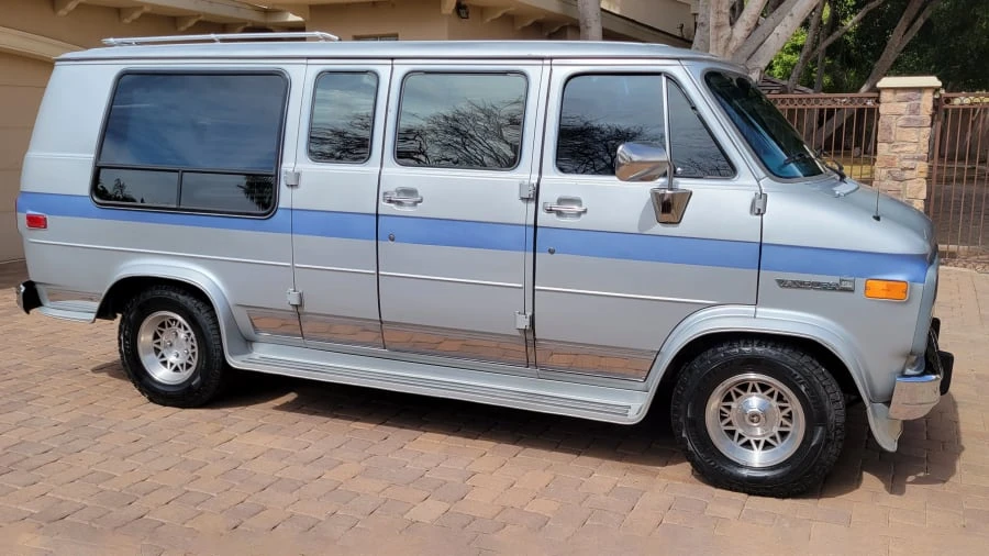 1992 GMC G-series Van - Image 2 of 11