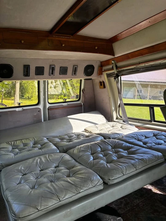 1992 GMC G-series Van - Image 2 of 8