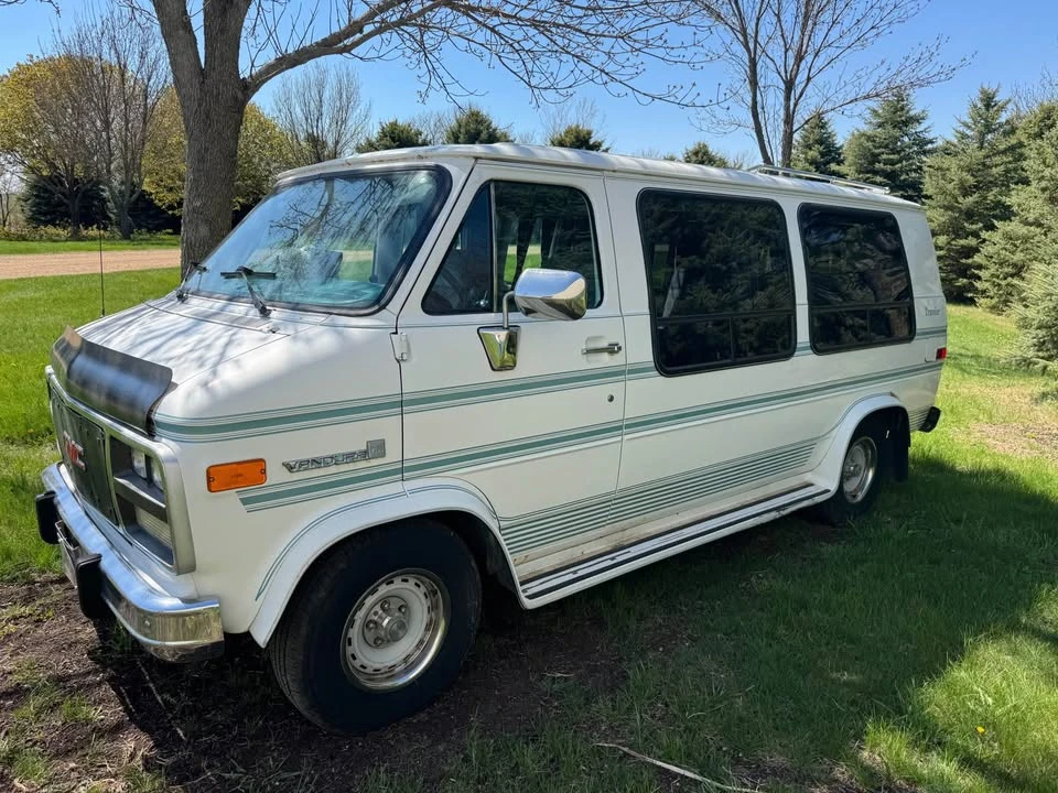 1992 GMC G-series Van - Image 2 of 10