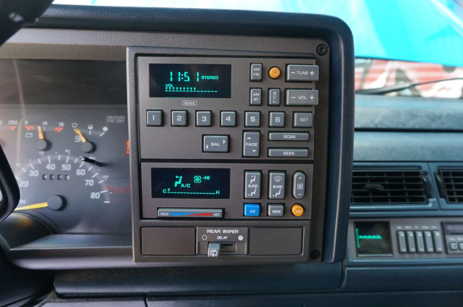 1992 GMC Yukon 1st Gen - Image 9 of 31