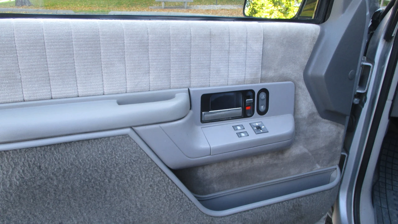 1992 GMC Yukon 1st Gen - Image 10 of 31