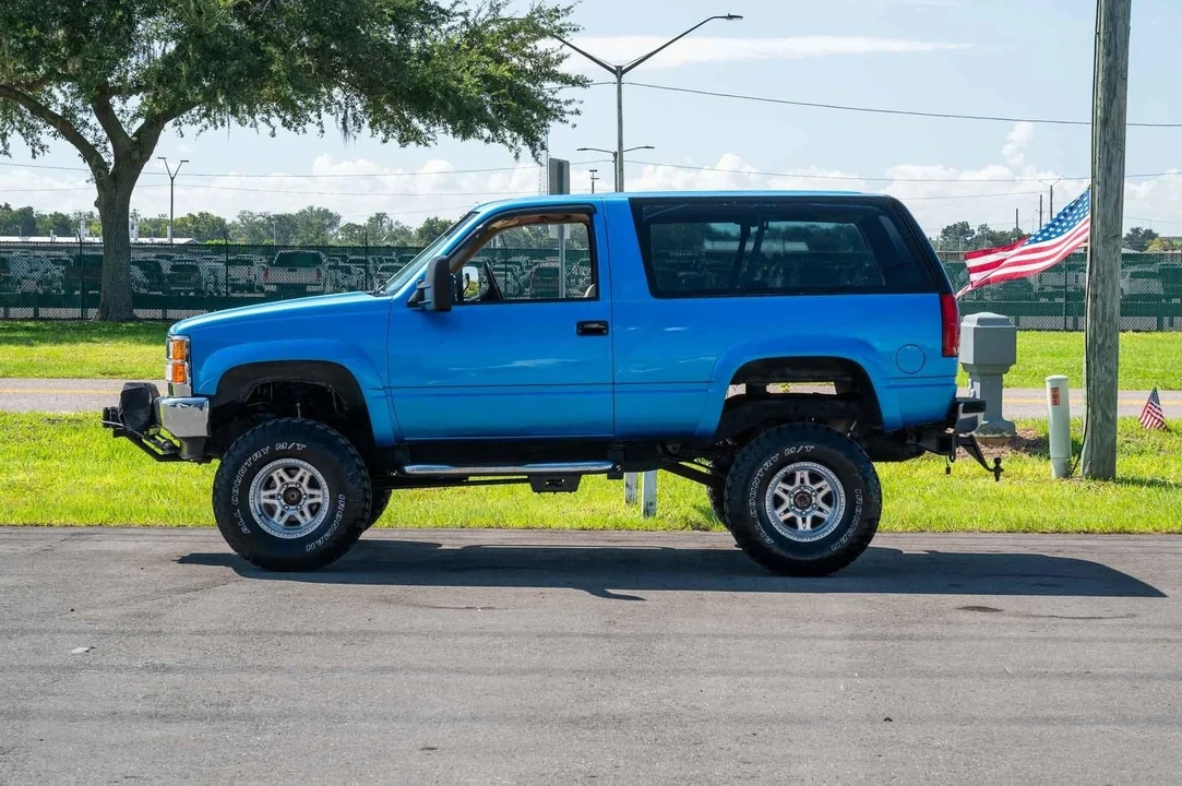 1992 GMC Yukon 1st Gen - Image 2 of 21