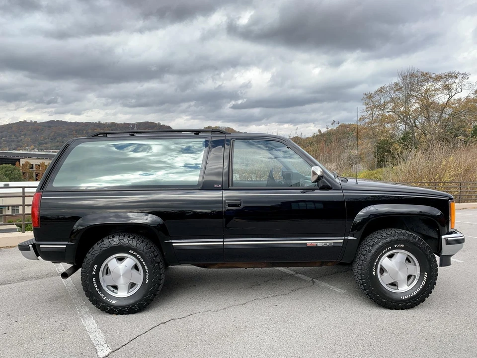 1992 GMC Yukon 1st Gen - Image 9 of 31
