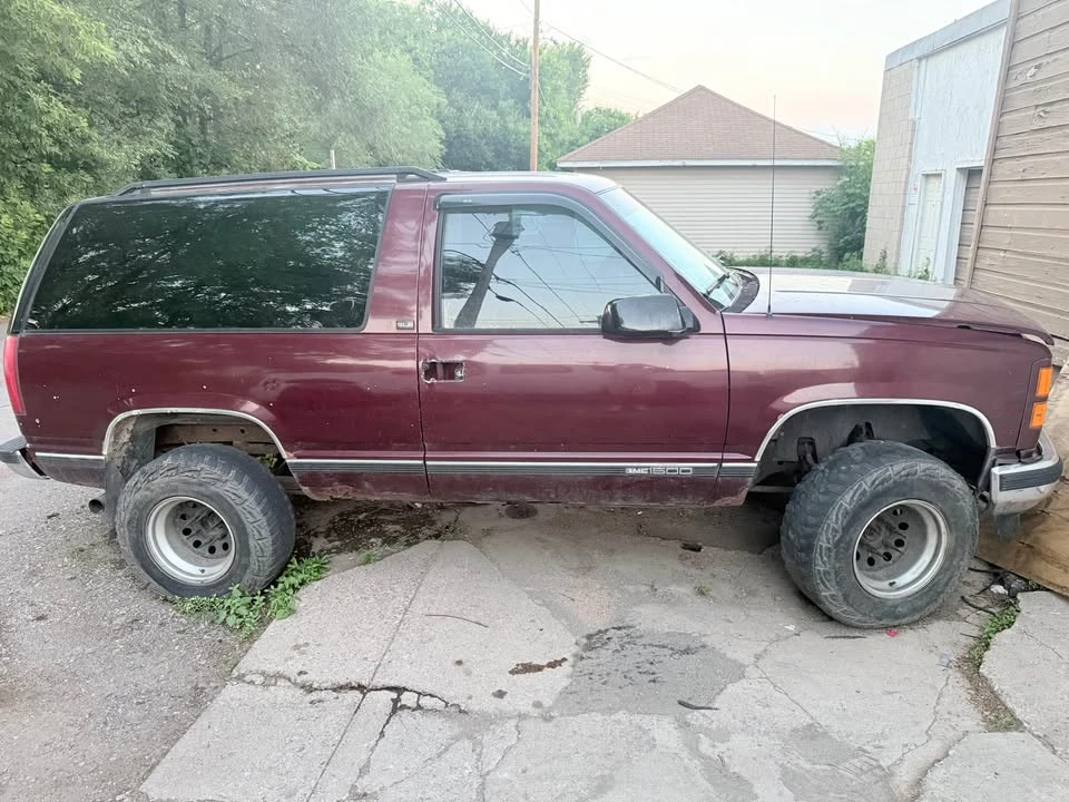 1992 GMC Yukon - Image 2 of 8