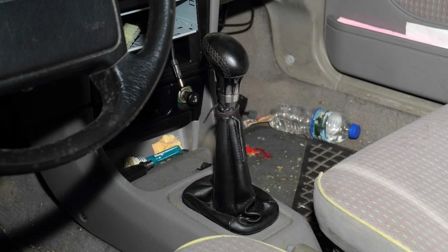 1992 Geo Metro - Image 7 of 9