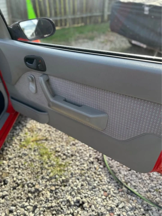 1992 Geo Metro - Image 9 of 13