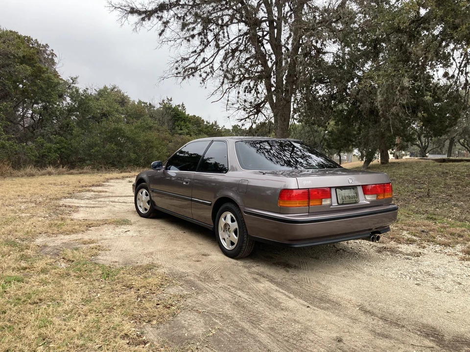 1992 Honda Accord 4th Gen - Image 9 of 31