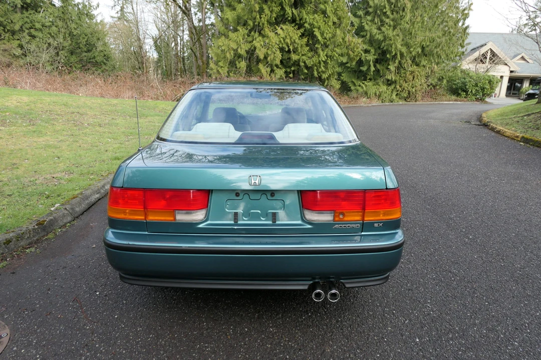 1992 Honda Accord 4th Gen - Image 25 of 31