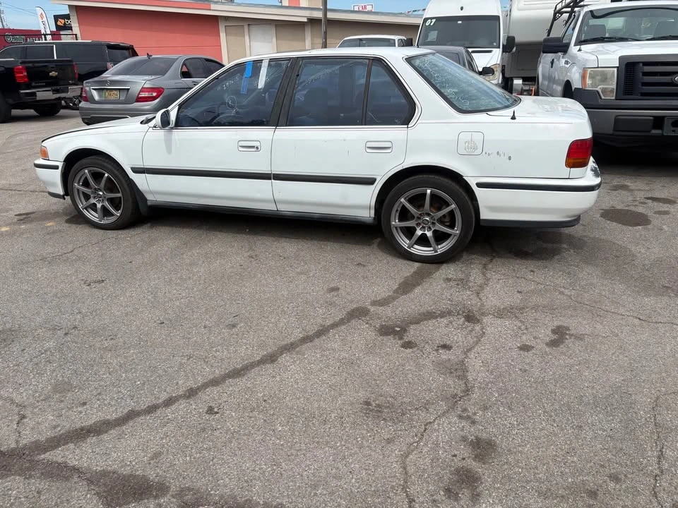1992 Honda Accord 4th Gen - Image 2 of 11
