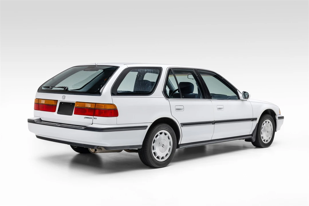 1992 Honda Accord 4th Gen - Image 13 of 31