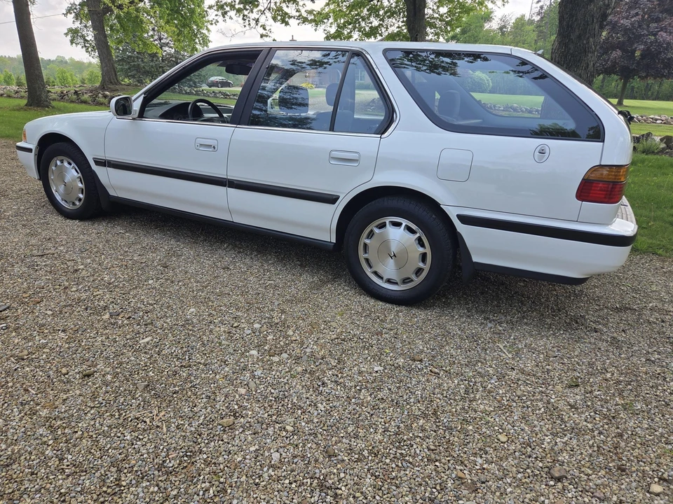 1992 Honda Accord 4th Gen - Image 25 of 31