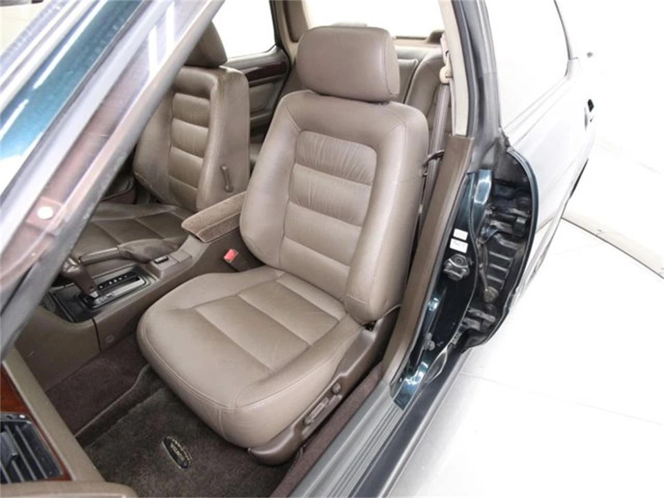 1992 Honda Inspire 1st Gen - Image 17 of 31