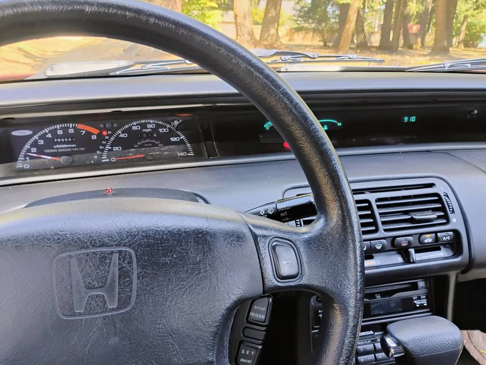 1992 Honda Prelude 4th Gen - Image 13 of 14