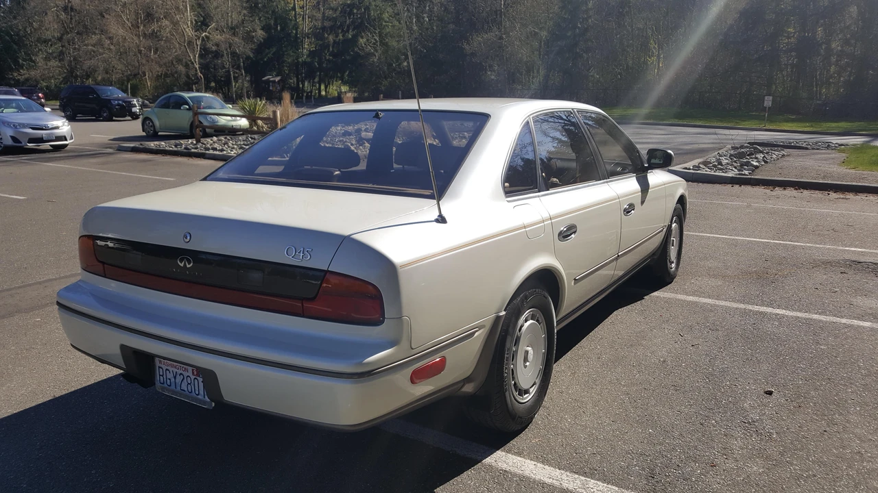 1992 Infiniti Q45 1st Gen - Image 16 of 31