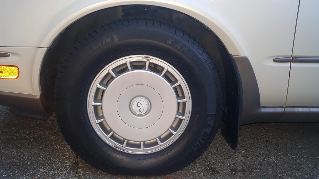 1992 Infiniti Q45 1st Gen - Image 24 of 31