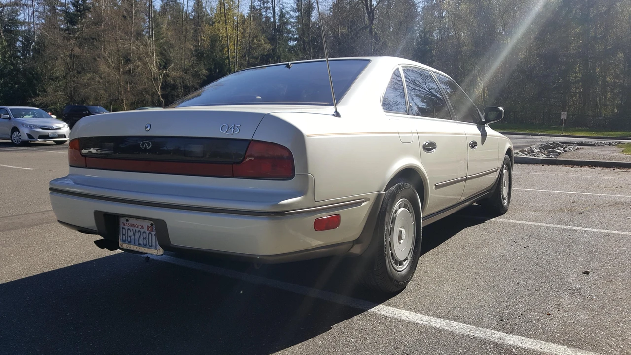 1992 Infiniti Q45 1st Gen - Image 14 of 31