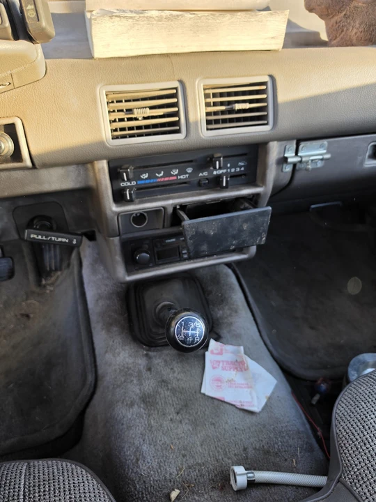 1992 Isuzu Elf - Image 9 of 13
