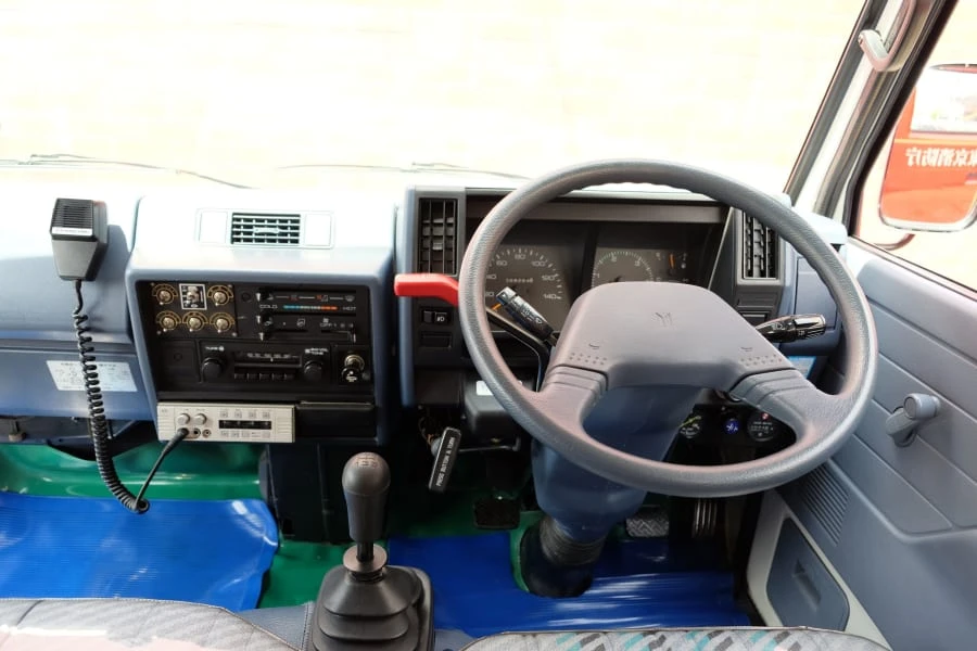 1992 Isuzu Elf - Image 6 of 13