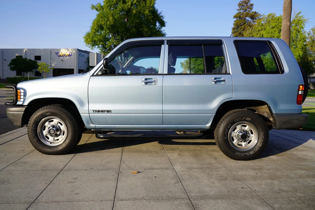 1992 Isuzu Trooper - Image 13 of 31