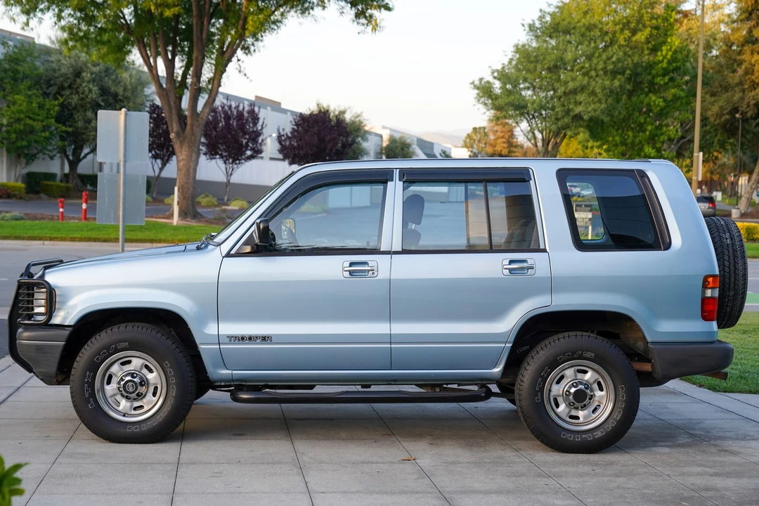 1992 Isuzu Trooper - Image 12 of 31