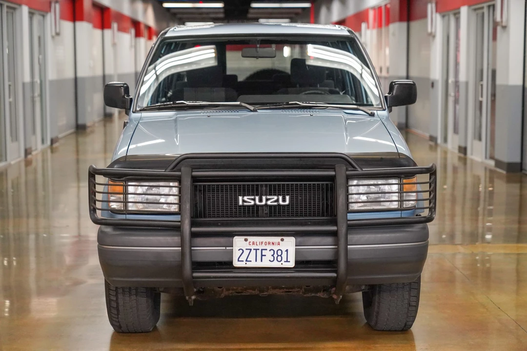 1992 Isuzu Trooper - Image 8 of 31