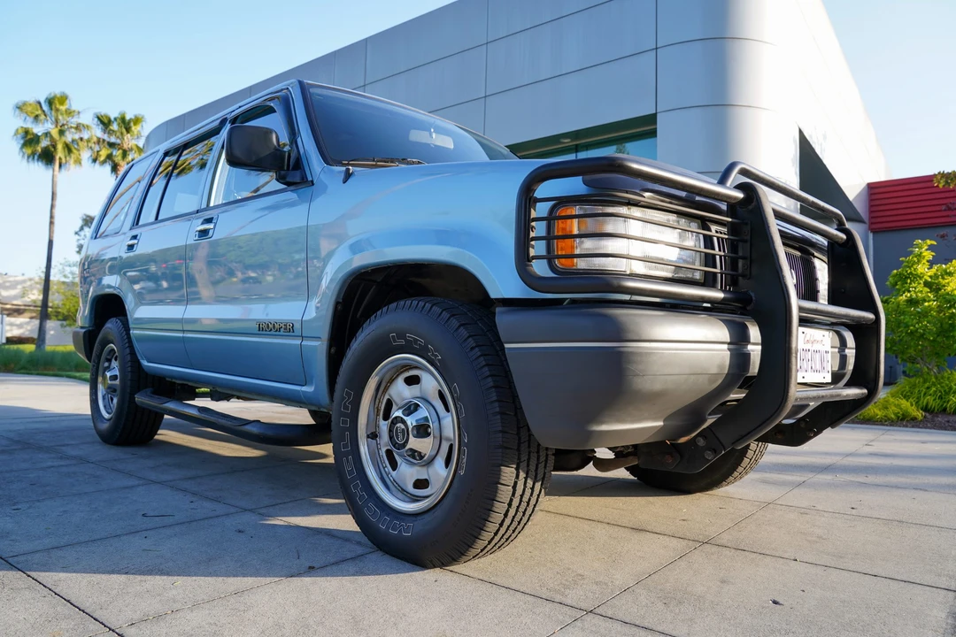 1992 Isuzu Trooper - Image 3 of 31