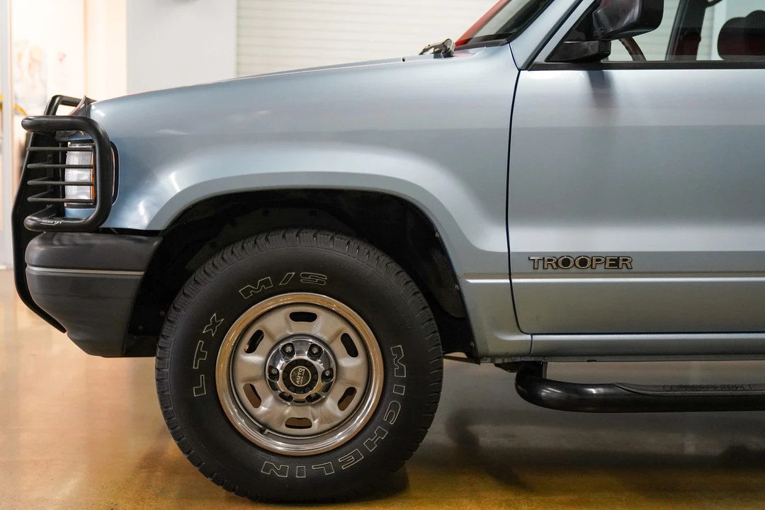 1992 Isuzu Trooper - Image 28 of 31