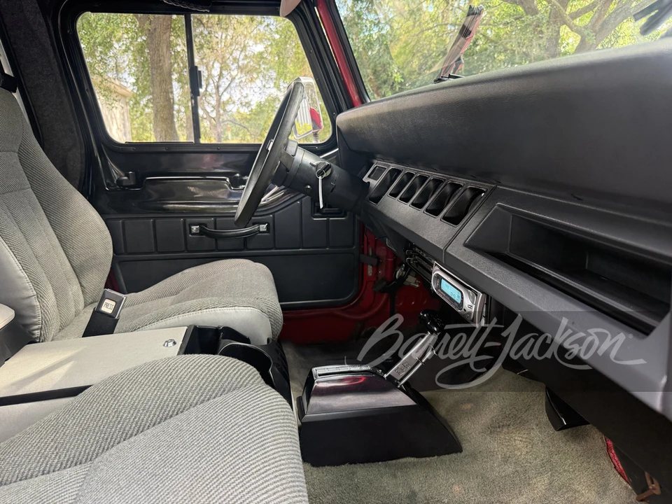 1992 Jeep YJ Wrangler - Image 15 of 27