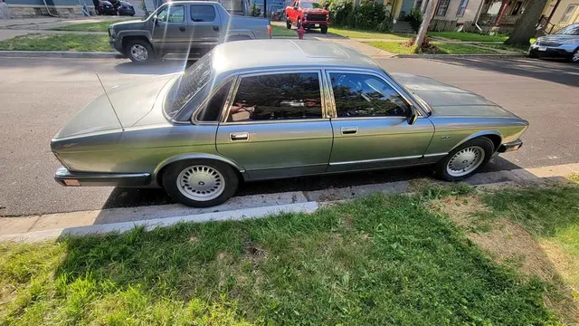 1992 Jaguar XE XE S Sedan 4D