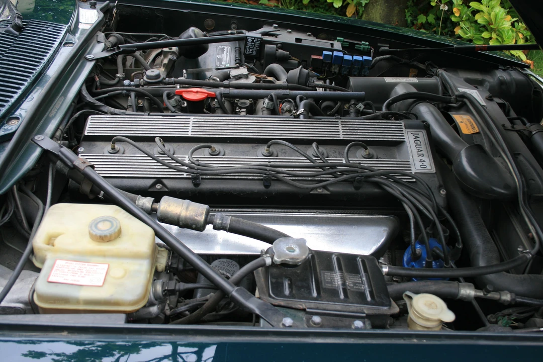 1992 Jaguar XJS Facelift AJ-16 - Image 2 of 3
