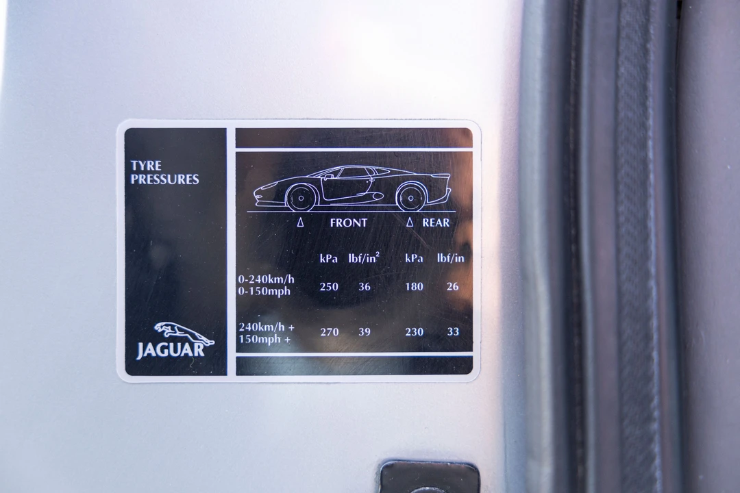 1992 Jaguar XJ220 - Image 7 of 31