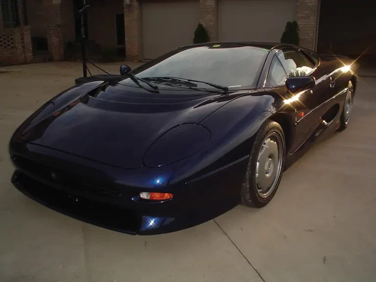 1992 Jaguar XJ220 - Image 2 of 2