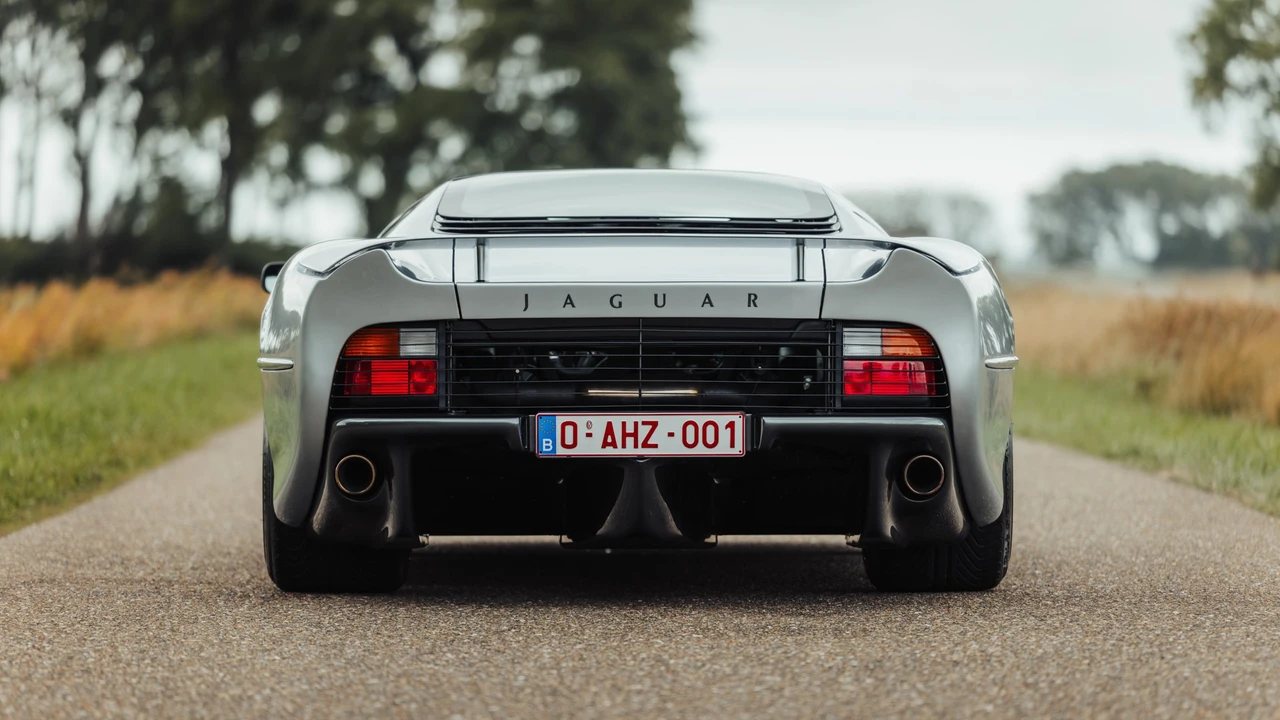 1992 Jaguar XJ220 - Image 17 of 31