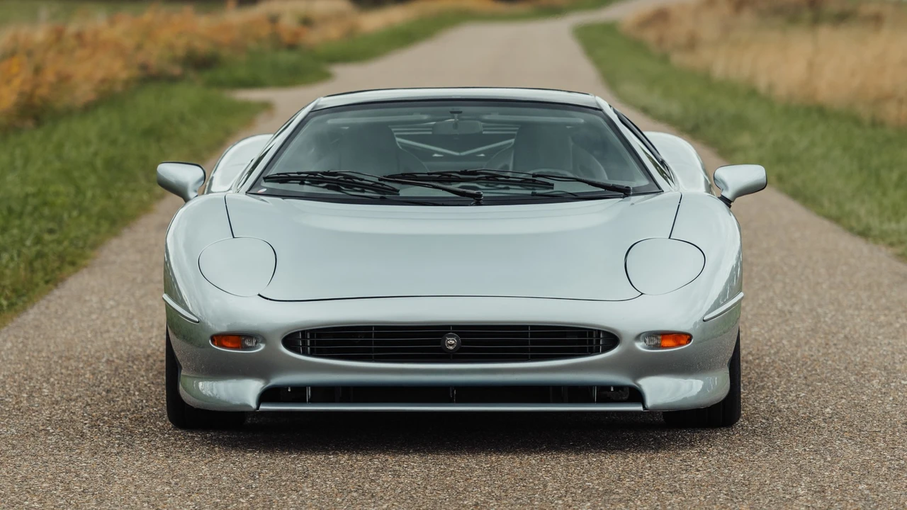 1992 Jaguar XJ220 - Image 4 of 31