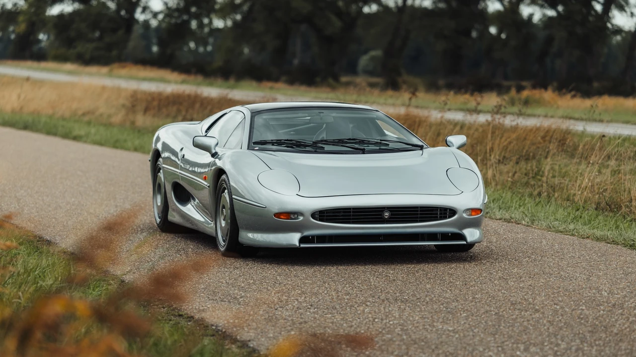 1992 Jaguar XJ220 - Image 23 of 31