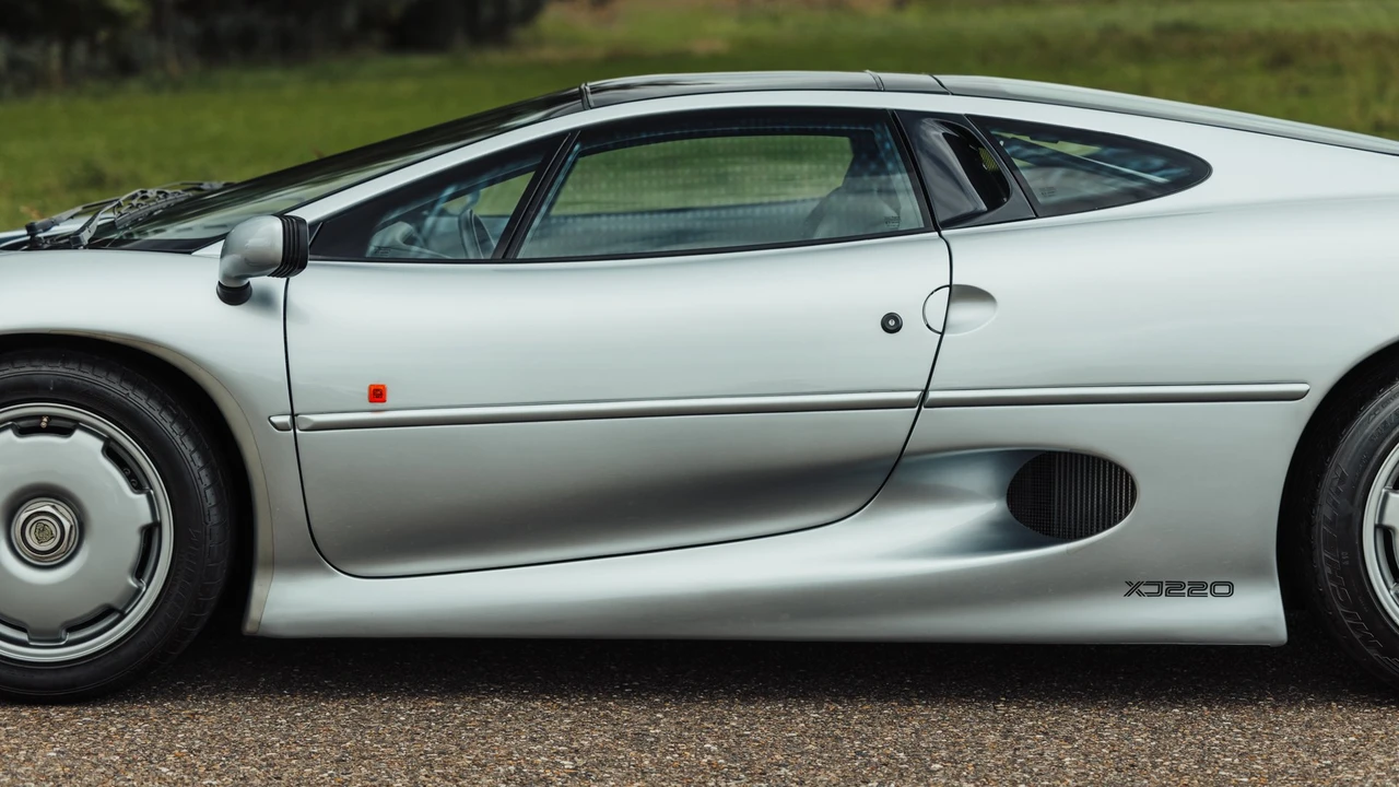 1992 Jaguar XJ220 - Image 11 of 31