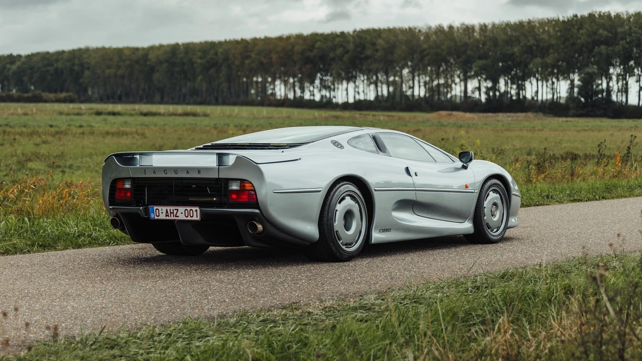 1992 Jaguar XJ220 - Image 27 of 31