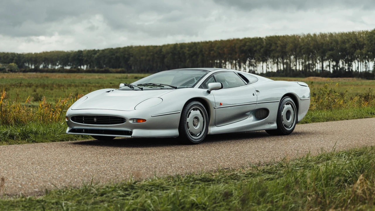 1992 Jaguar XJ220 - Image 8 of 31
